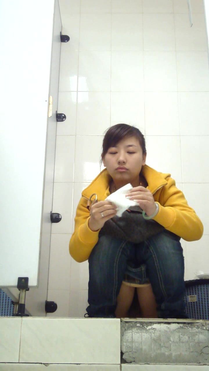 China shopping mall toilet voyeur - video 2