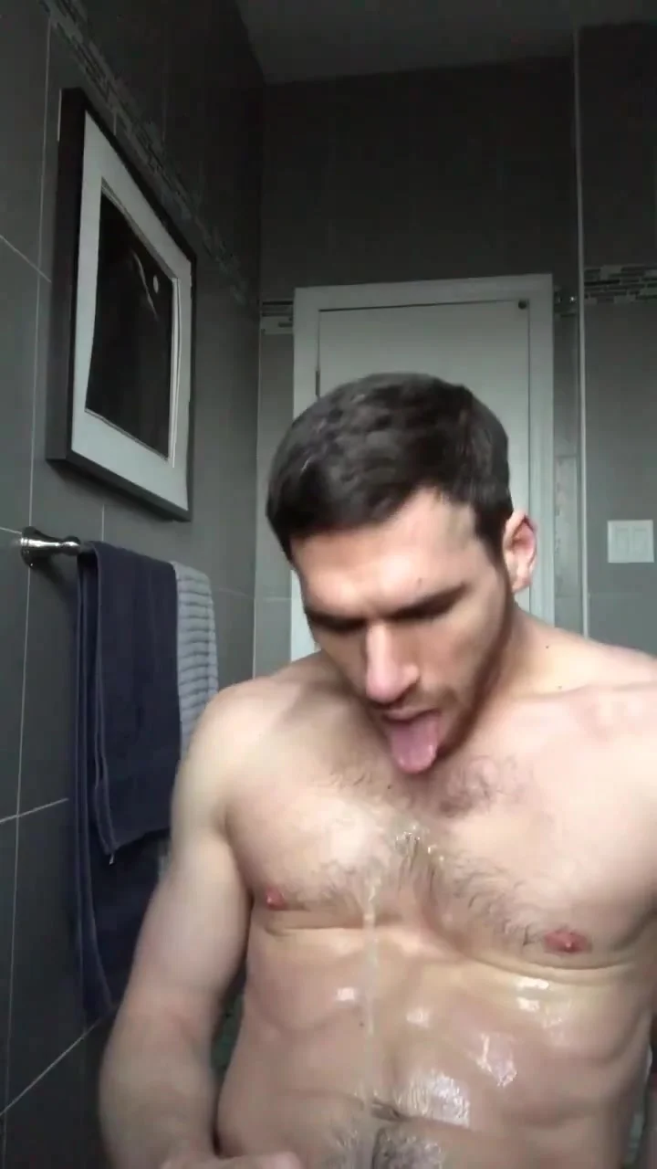 720px x 1280px - HUGE GUYS PISSING IN HIS MOUTH - ThisVid.com