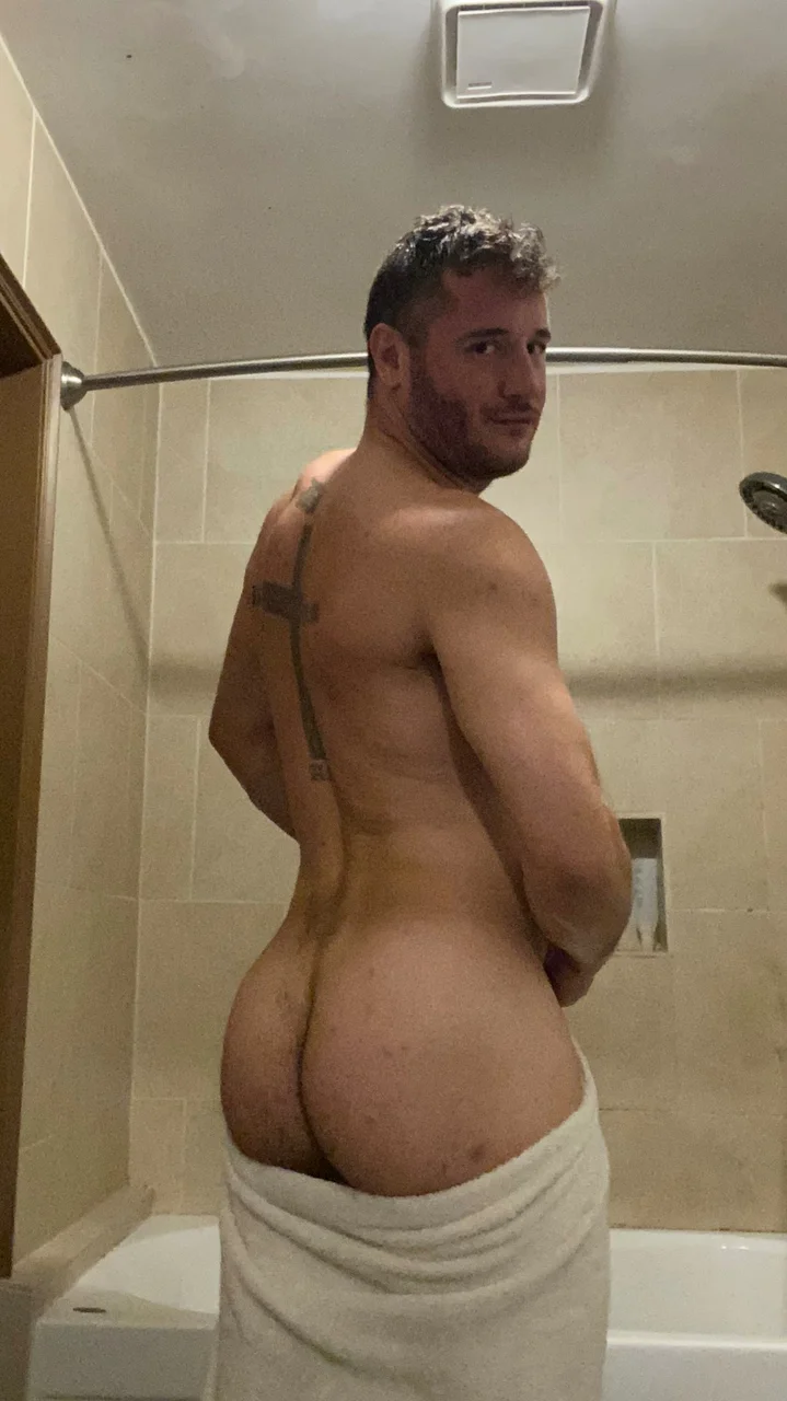 Danny Mountain Naked In Shower