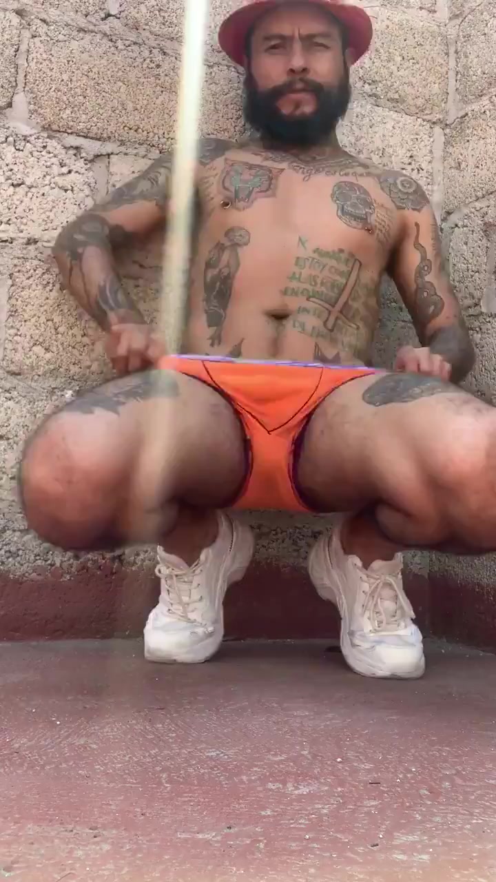 720px x 1280px - HOT GAY MEN PISSING OUTSIDE 2 - ThisVid.com