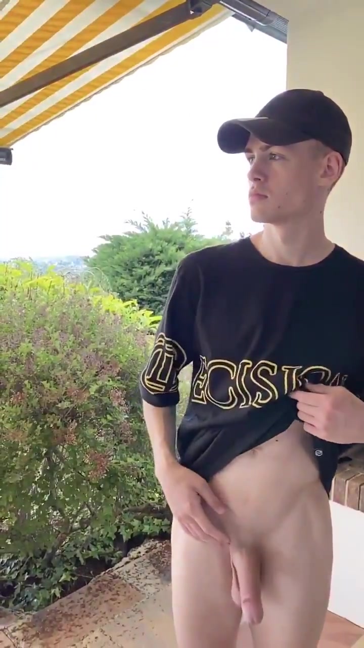 Showing off 5 long boy - ThisVid.com