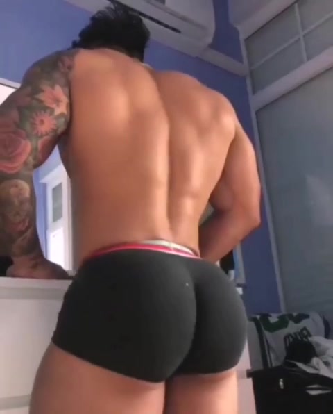 big muscle bubble butt gay porn