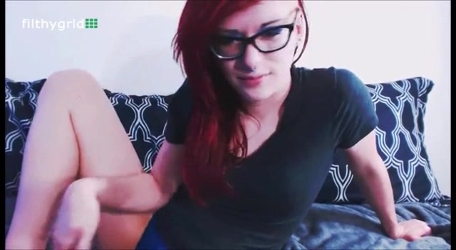 Redhead Glasses Porn - Cute and sexy redhead with glasses farts - ThisVid.com