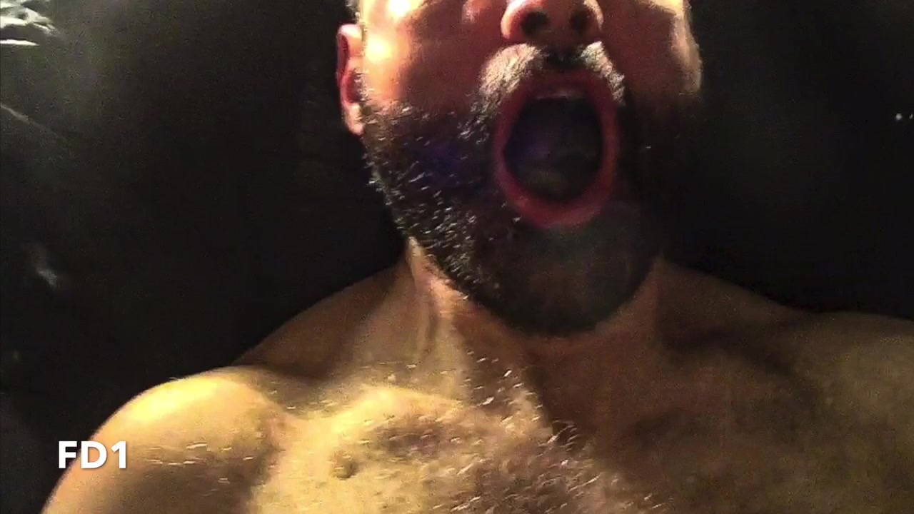 MUSCLEPIG GRUNTS FOR MY SHIT - ThisVid.com