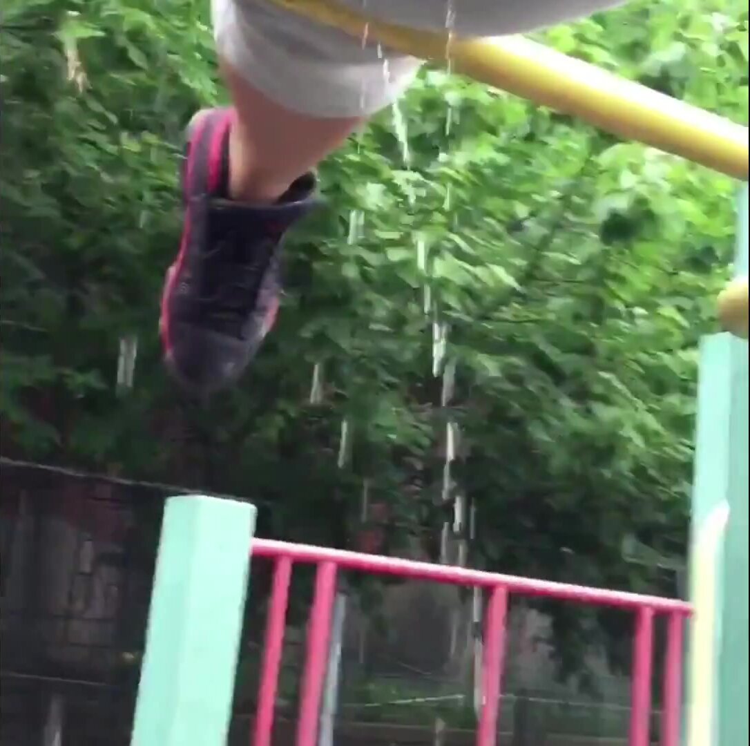 Girl stuck on monkey bars pees herself - ThisVid.com