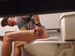 hot teen on toilet pissing