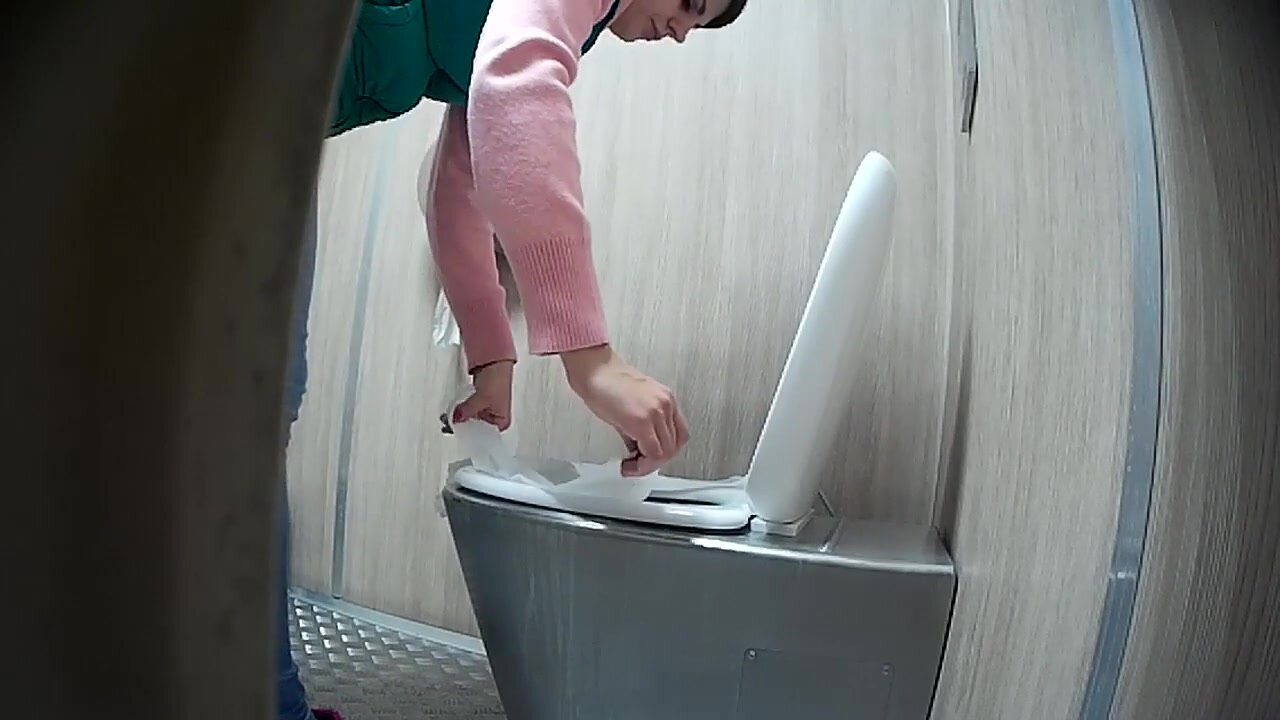 Voyeur pooping - video 12