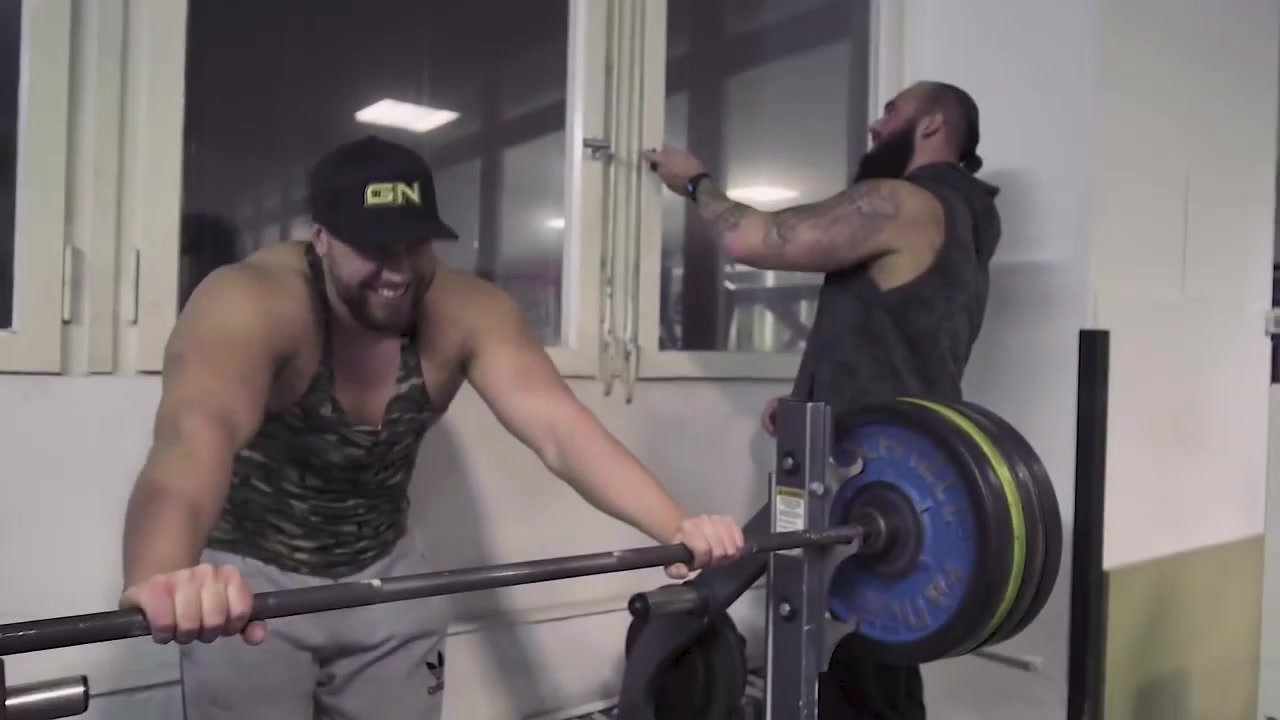 Kevin Wolter Gasses out the gym - ThisVid.com em inglês