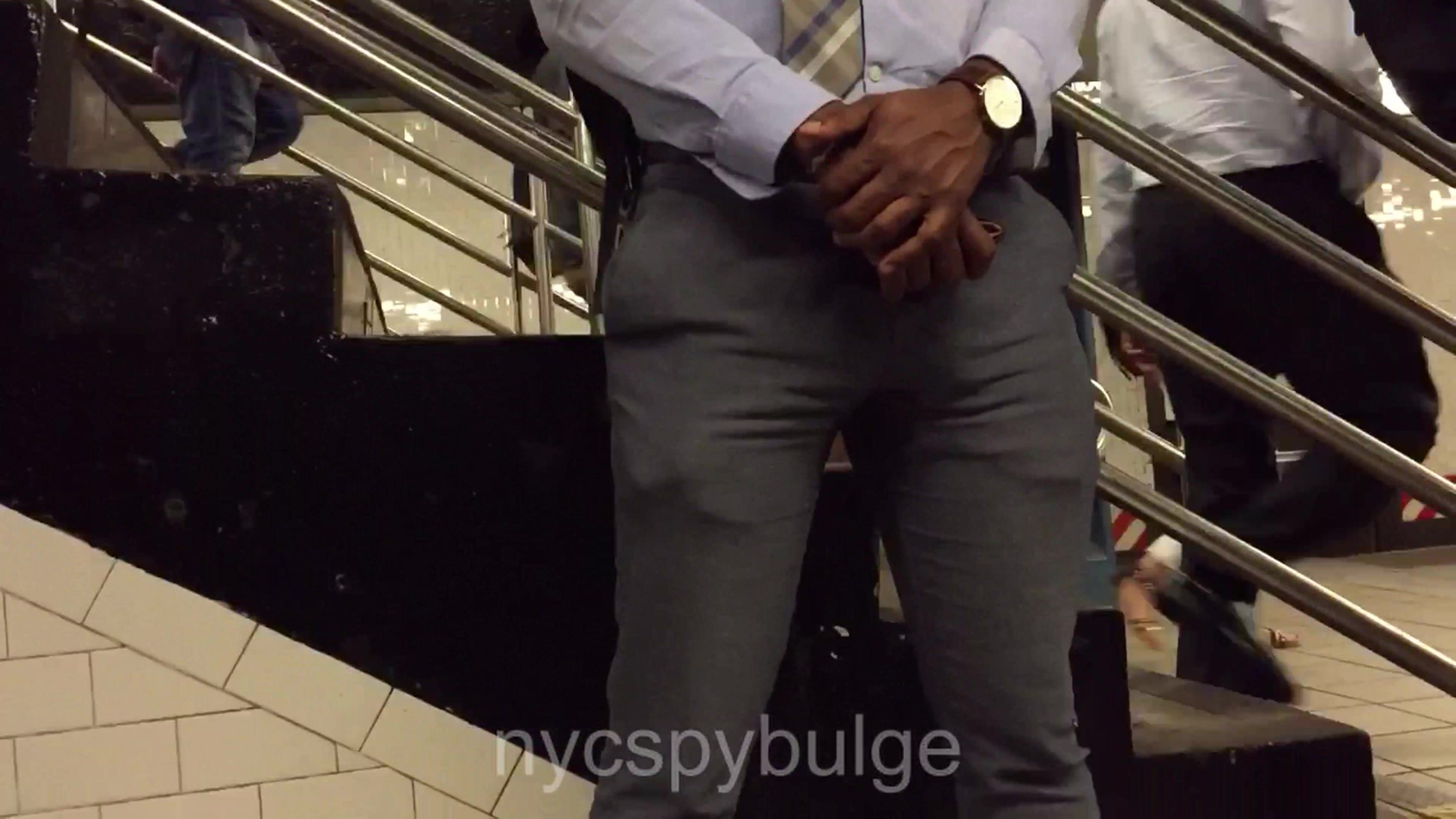 Tight pants man bulge - 3 - ThisVid.com