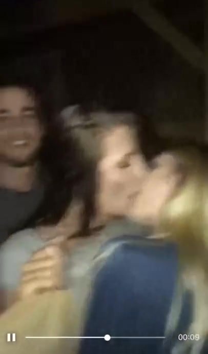 Hot Friends Fuck and Make Out in Public - ThisVid.com