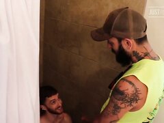 Redneck teaches Ginger to drink his piss