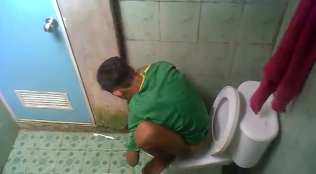 Indonesian Boy Caught On The Toilet
