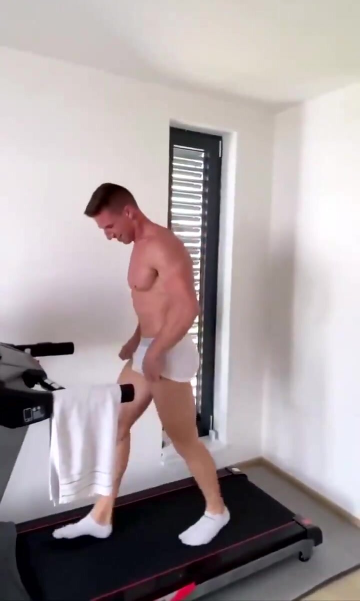 Fit Bro Strips On Treadmill In Front Of Friend - ThisVid.com