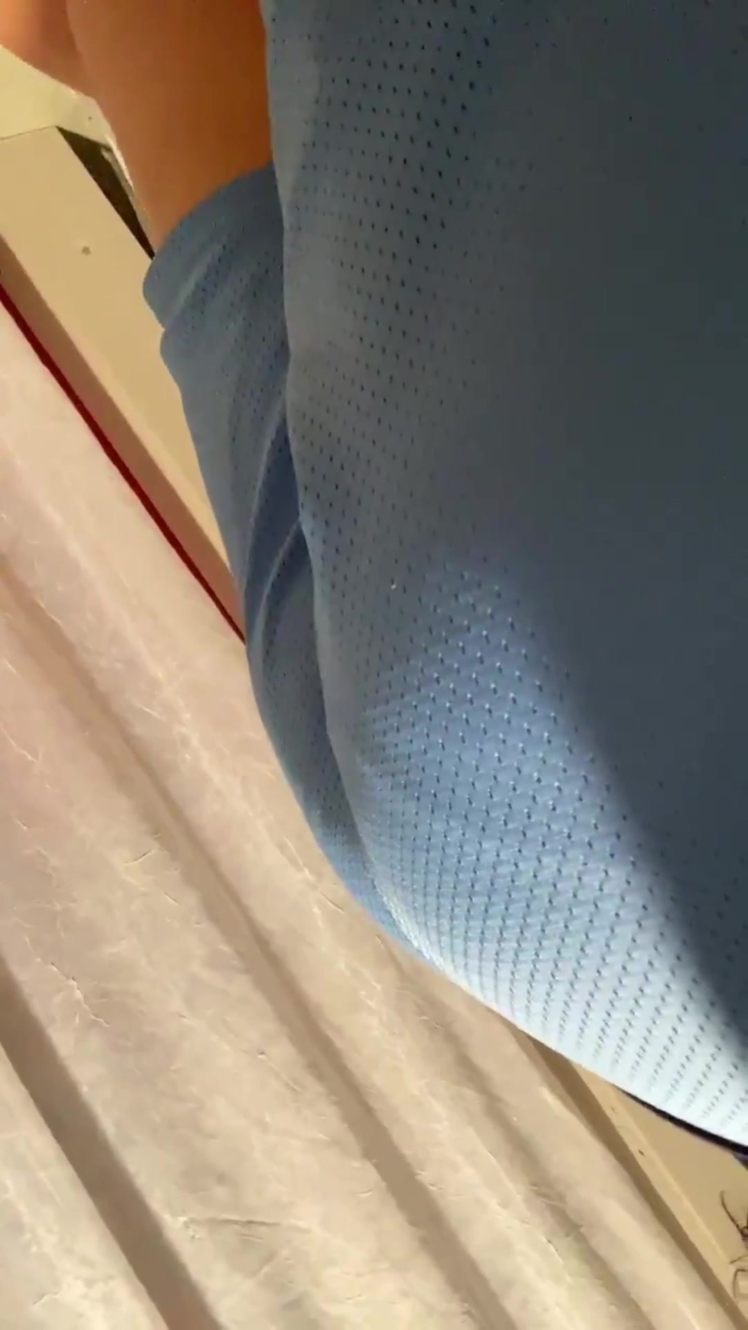 Girl farting - video 82 - ThisVid.com