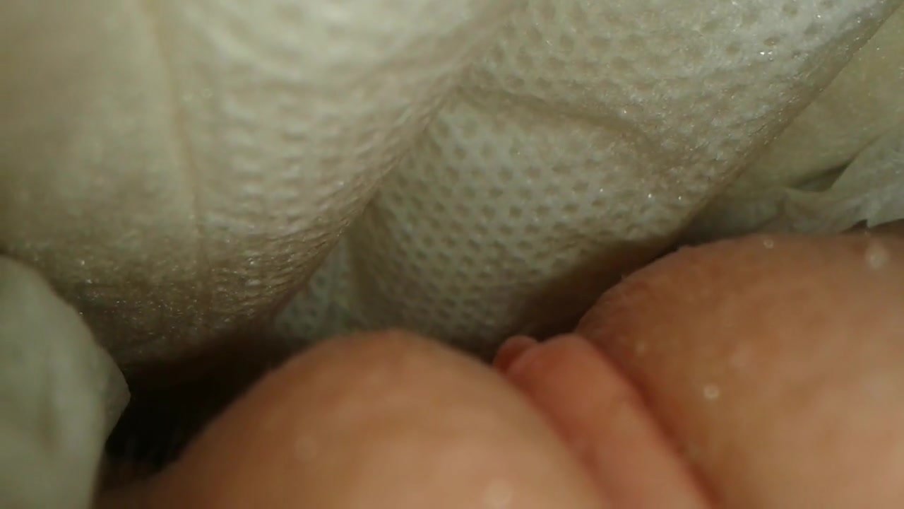 Diaper wetting (Inside view) - ThisVid.com
