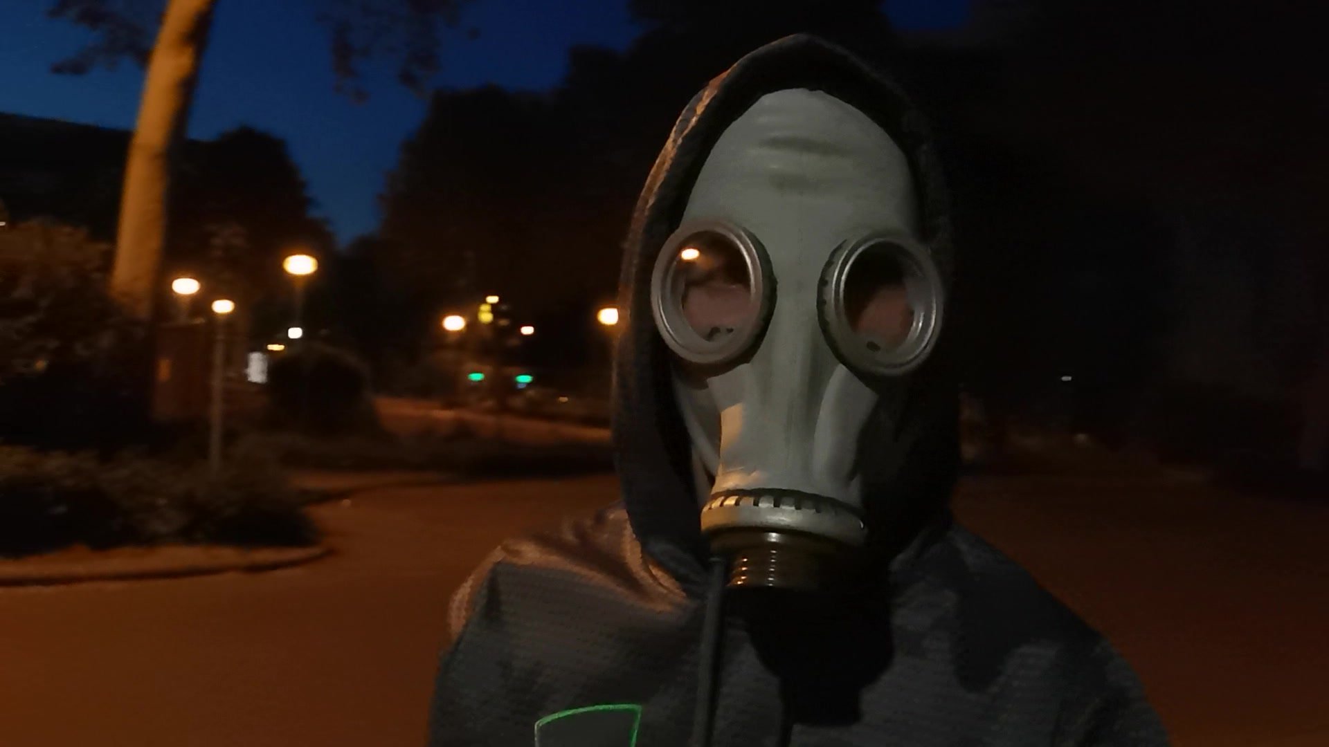 Walk with Rubber Gasmask in public - ThisVid.com