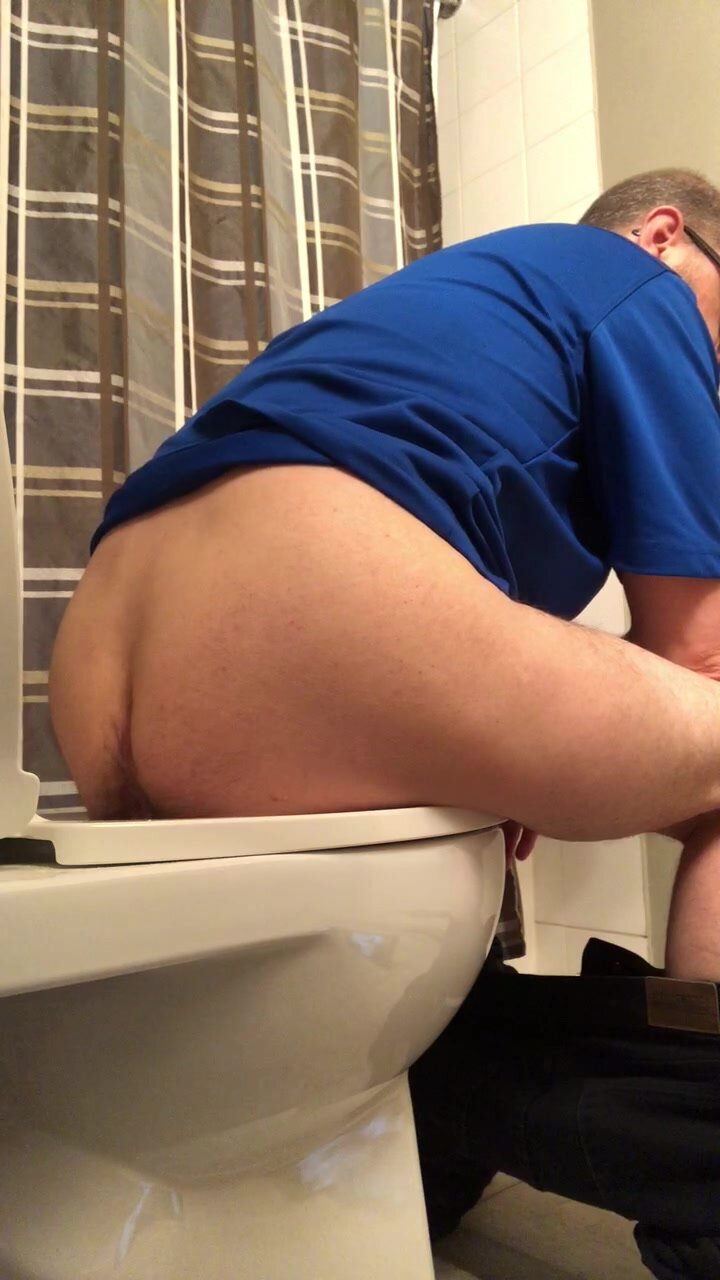 Taking a crap - video 2