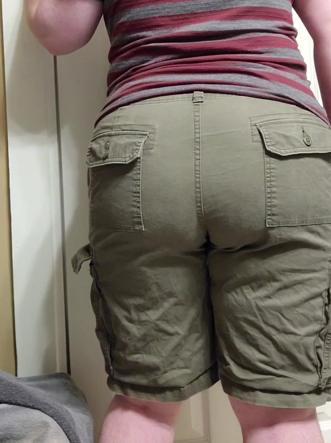 1068px x 1428px - Pooping Tight Shorts - ThisVid.com