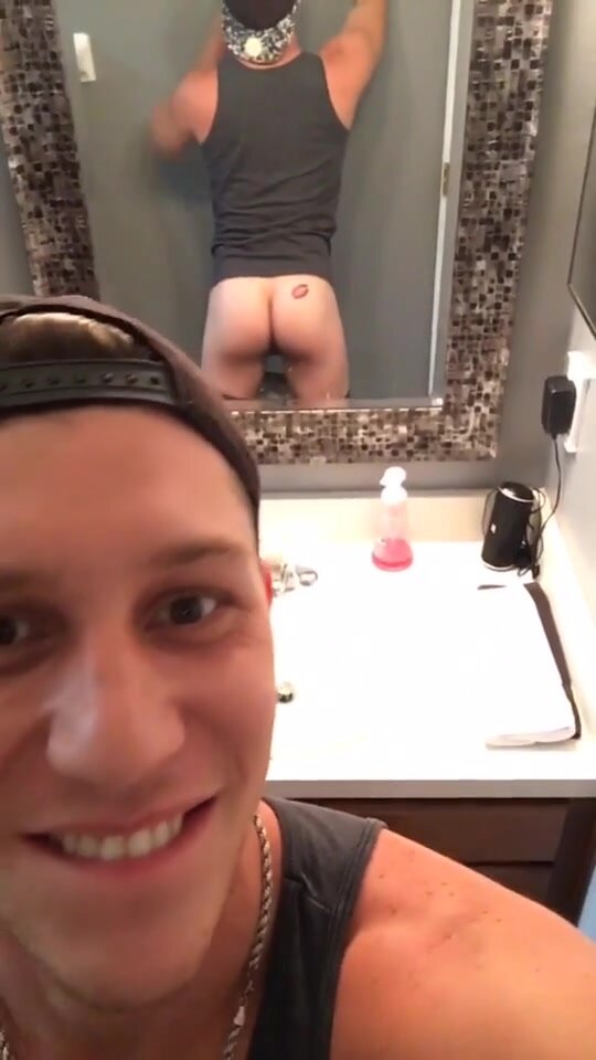 Mirror Ass Porn - CUTE GAY PORN PAUL IN THE MIRROR - ThisVid.com