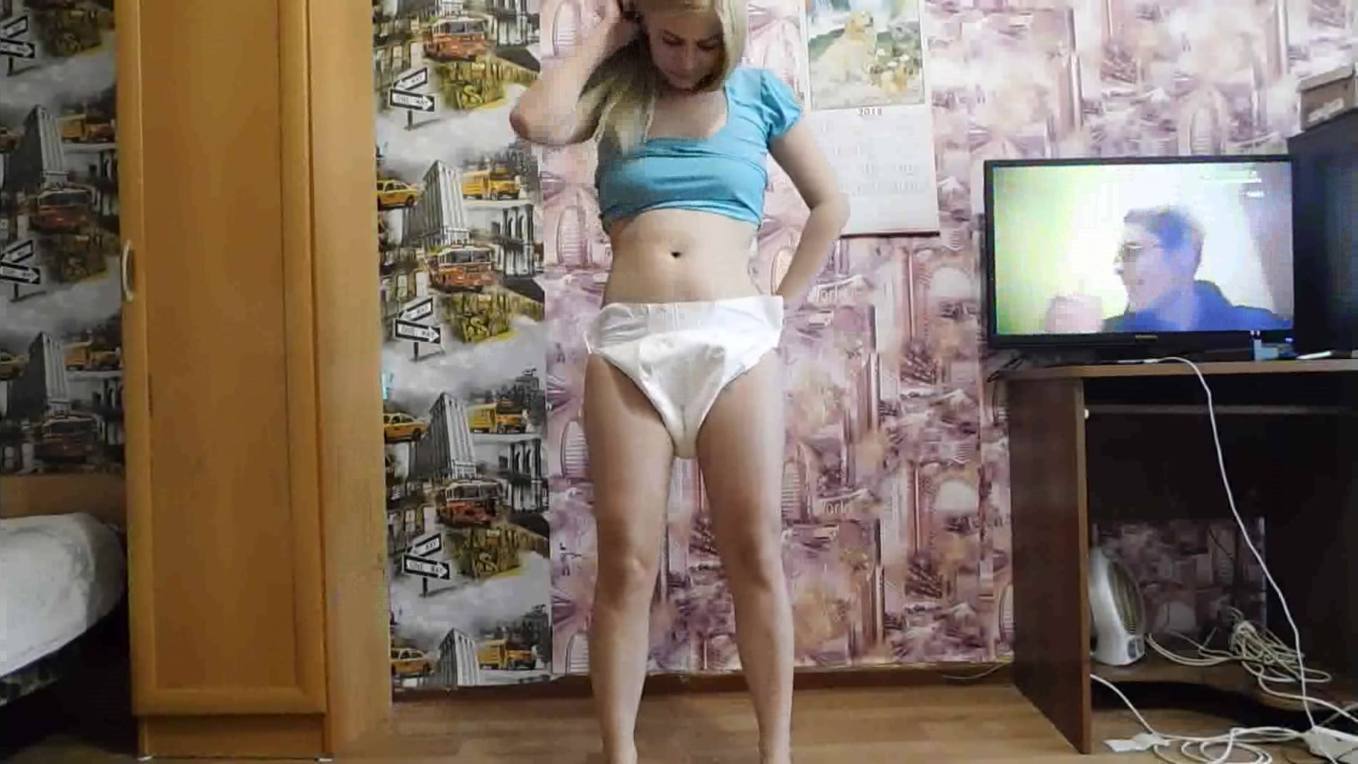 Beautiful and sexy Polish Polish girl shits - ThisVid.com