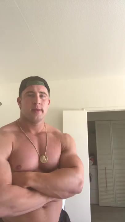 406px x 720px - Muscle Master - video 2 - ThisVid.com