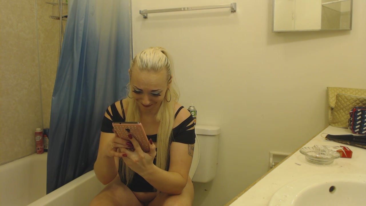 Blonde toilet - ThisVid.com