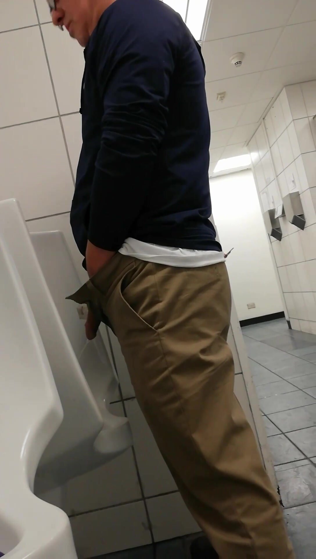 Daddy pissing 2 pic