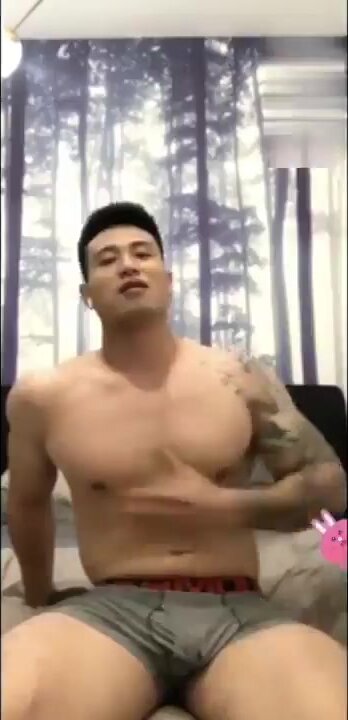 Sexy bulge 102 - ThisVid.com