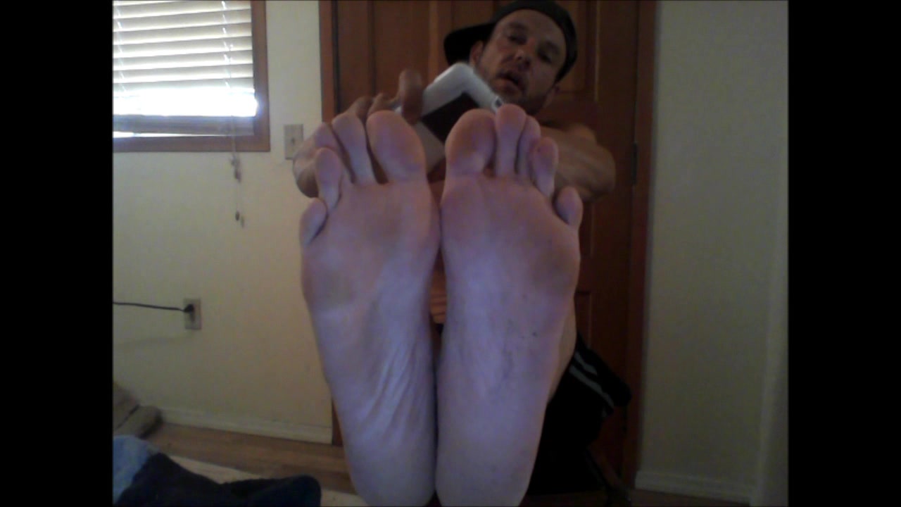 Male foot tease - video 3 - ThisVid.com
