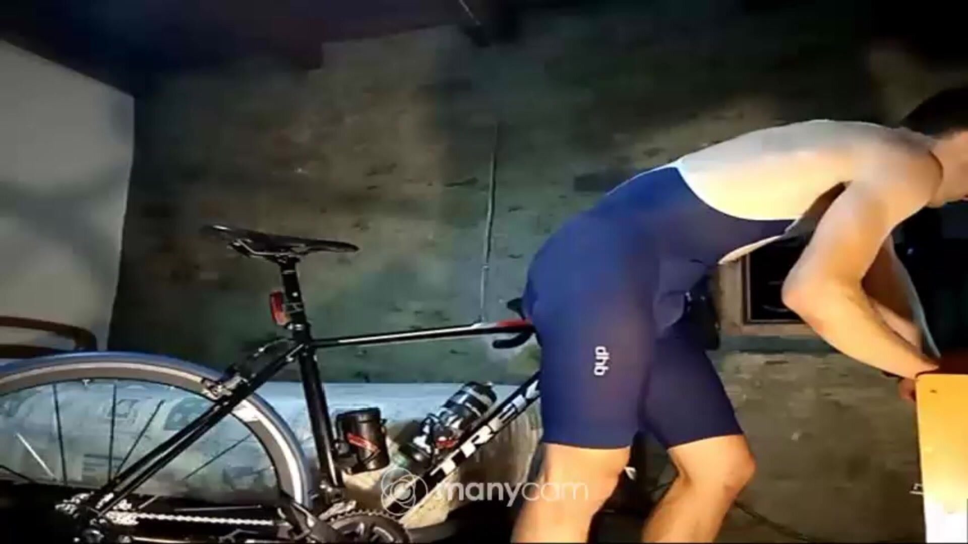 Gay Cycling Porn - Guy in cycling suit in December 2020 - ThisVid.com