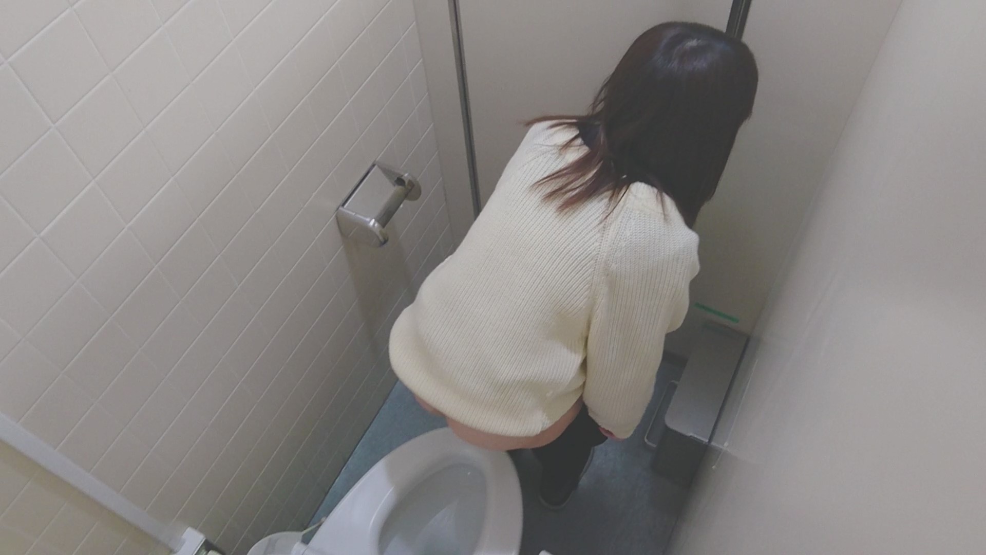 Japanese toilet voyeur