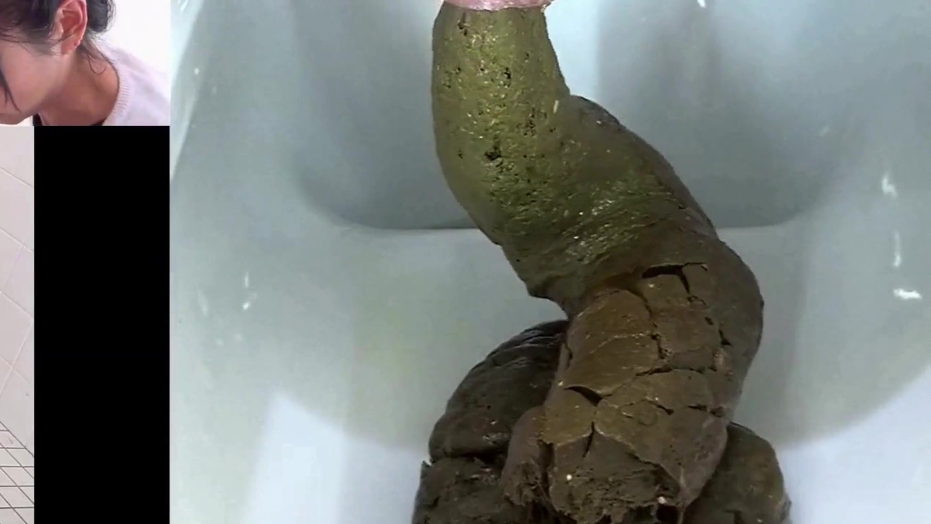 Three Japanese girls poop - ThisVid.com