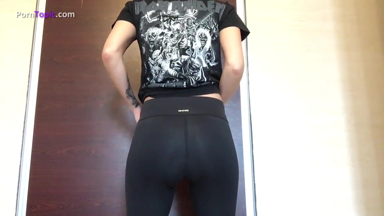 She shits in her legging after workout, HD