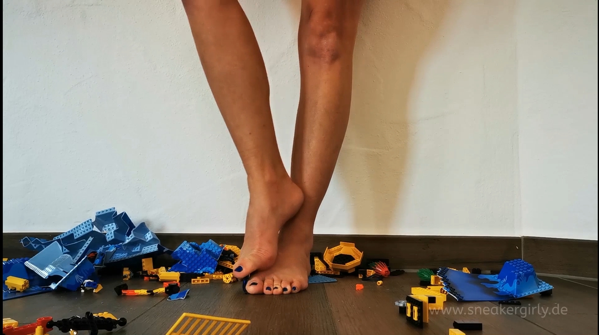 Lego set crush - part 3 - ThisVid.com