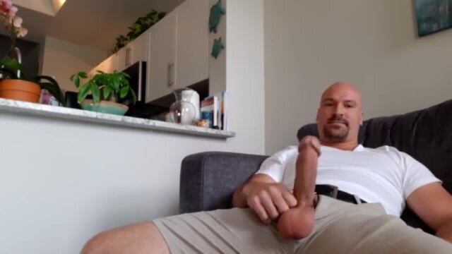 Horny Bald Dude - BALD GUY WITH HUGE COCK - ThisVid.com
