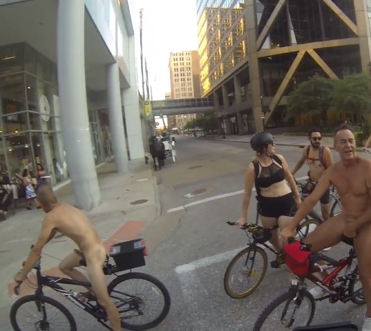 Wnbr, boner, naked bike ride , same guy, best view - ThisVid.com