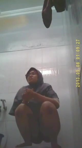 320px x 576px - Hijab pooping part 1 - ThisVid.com