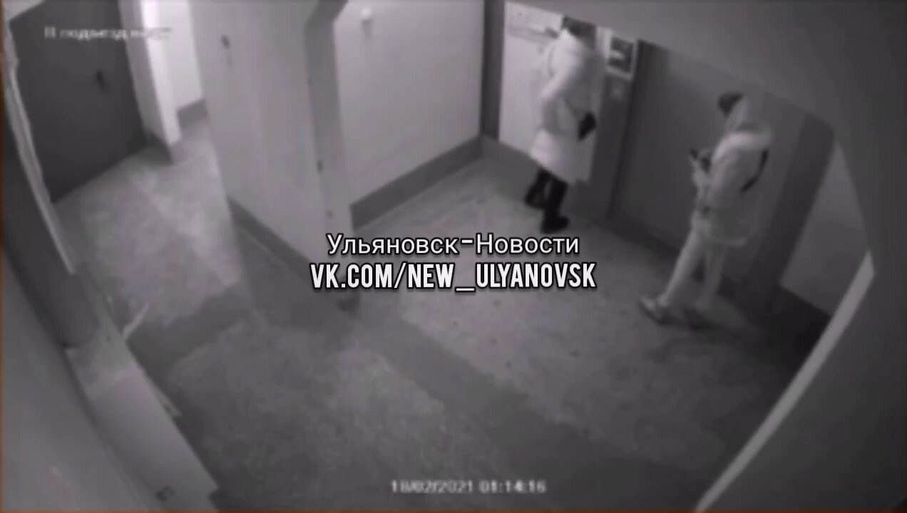 CCTV girl piss staircase stairwell floor 02