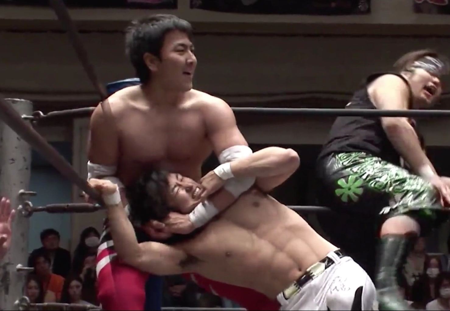 Japanese muscular jobber wrestler getting tortured - ThisVid.com 日本語で