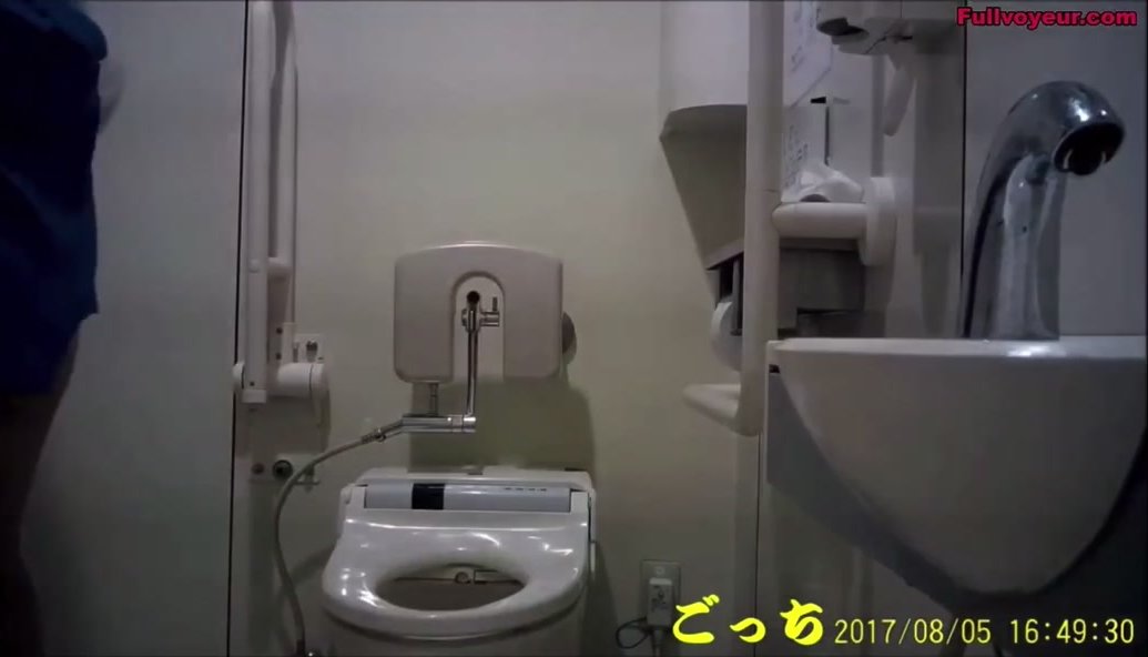 Toilet Time: Pee desperate Japanese elegant - ThisVid.com