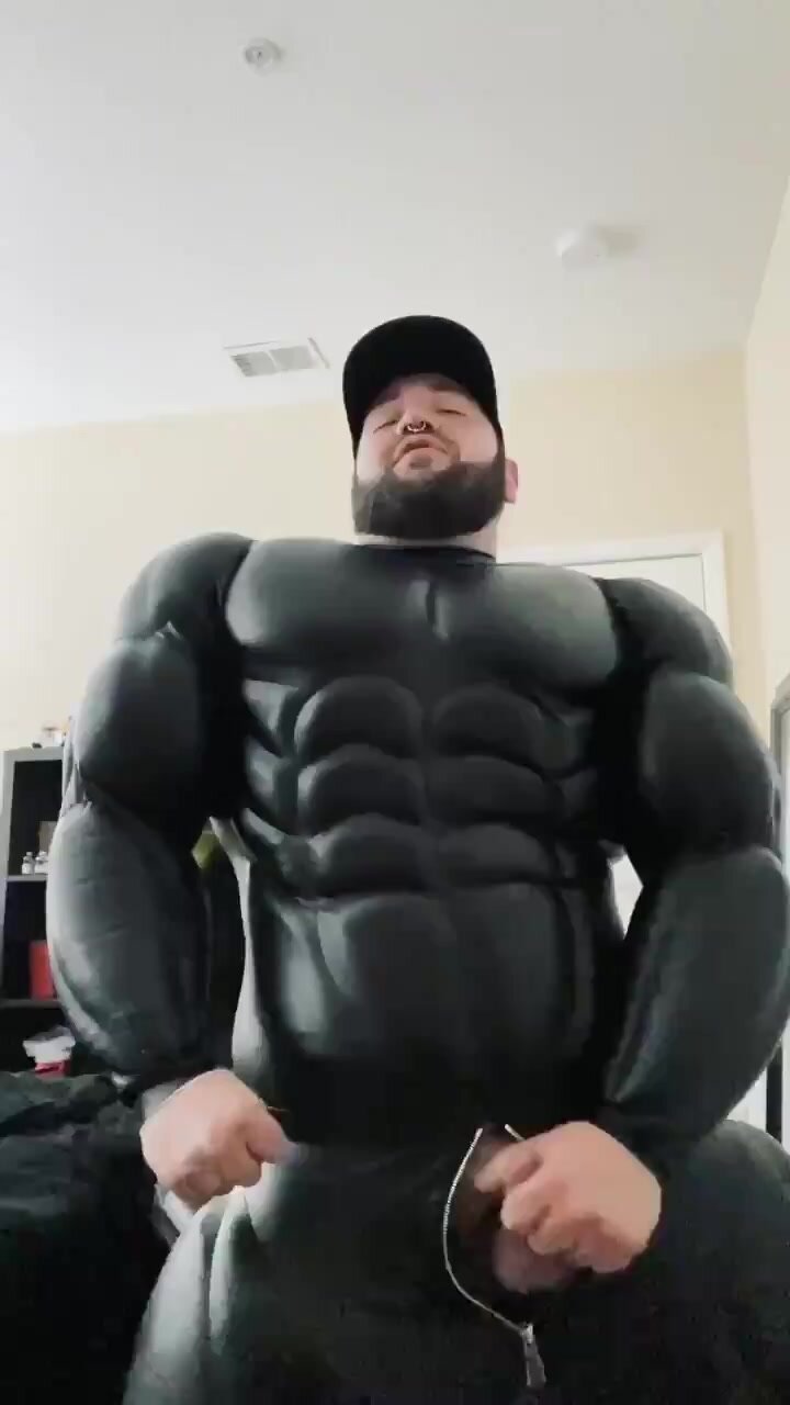 720px x 1280px - Bear Jerks off in Muscle Suit - 2 - ThisVid.com