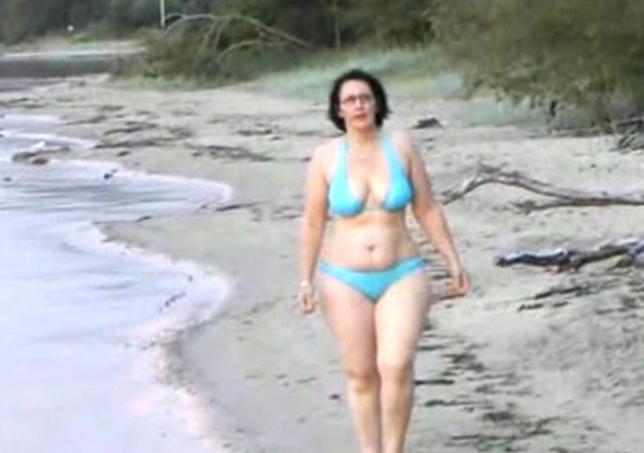 Amateur Beach Strip - Curvy mature strips and masturbates outdoors - amateur porn at ThisVid tube