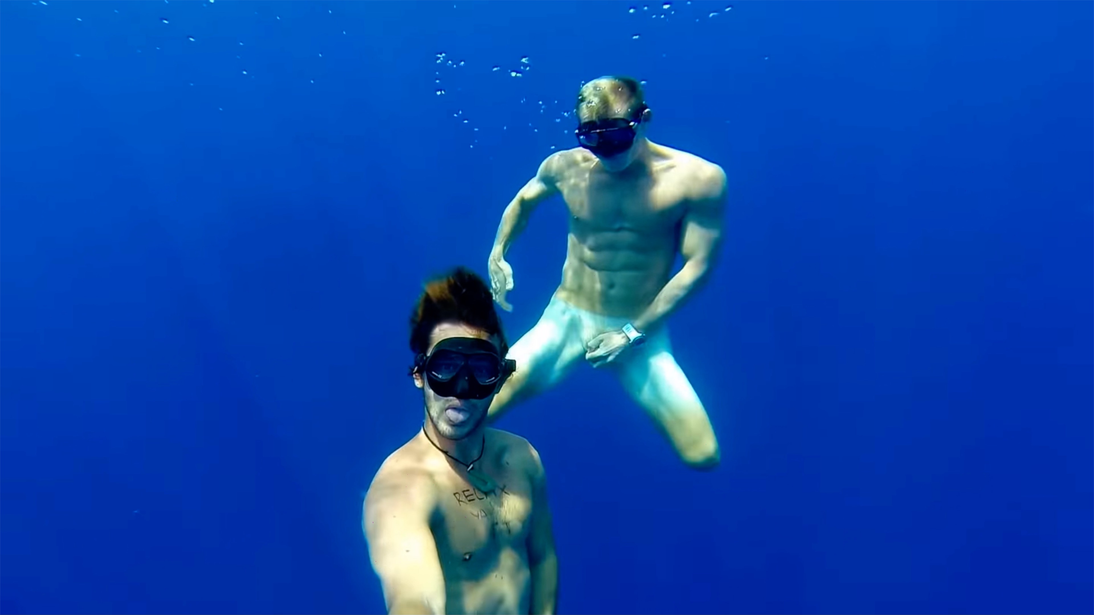Free diving naked