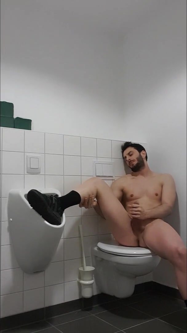 German Toilet - German in a toilet - ThisVid.com