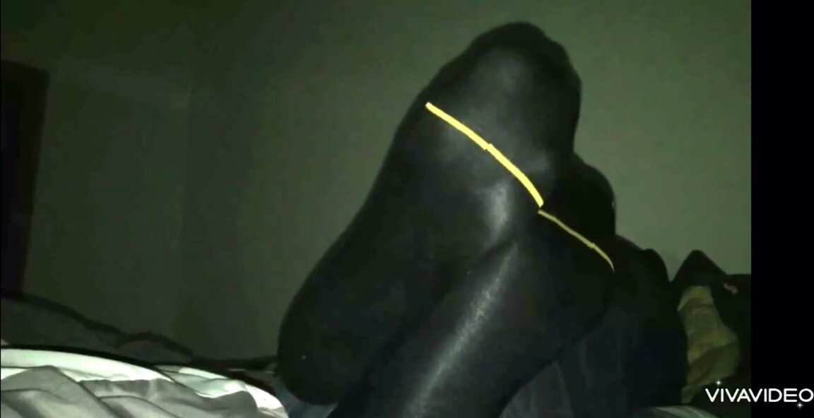 Very sweaty black socks - ThisVid.com