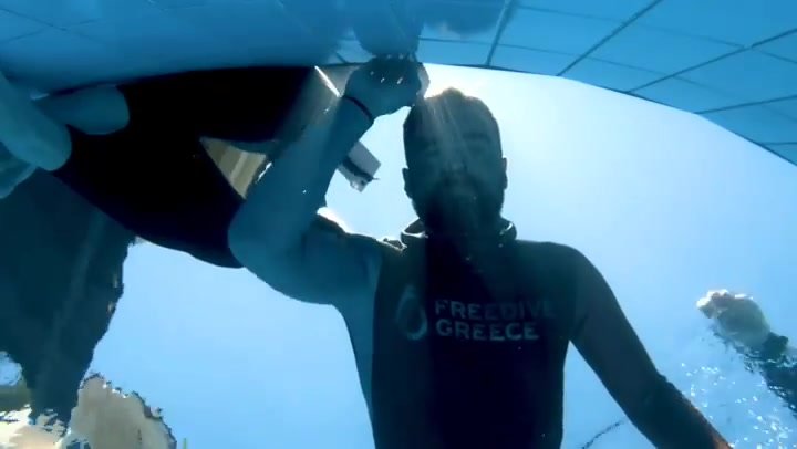 Underwater barefaced static breathold - video 5 - ThisVid.com