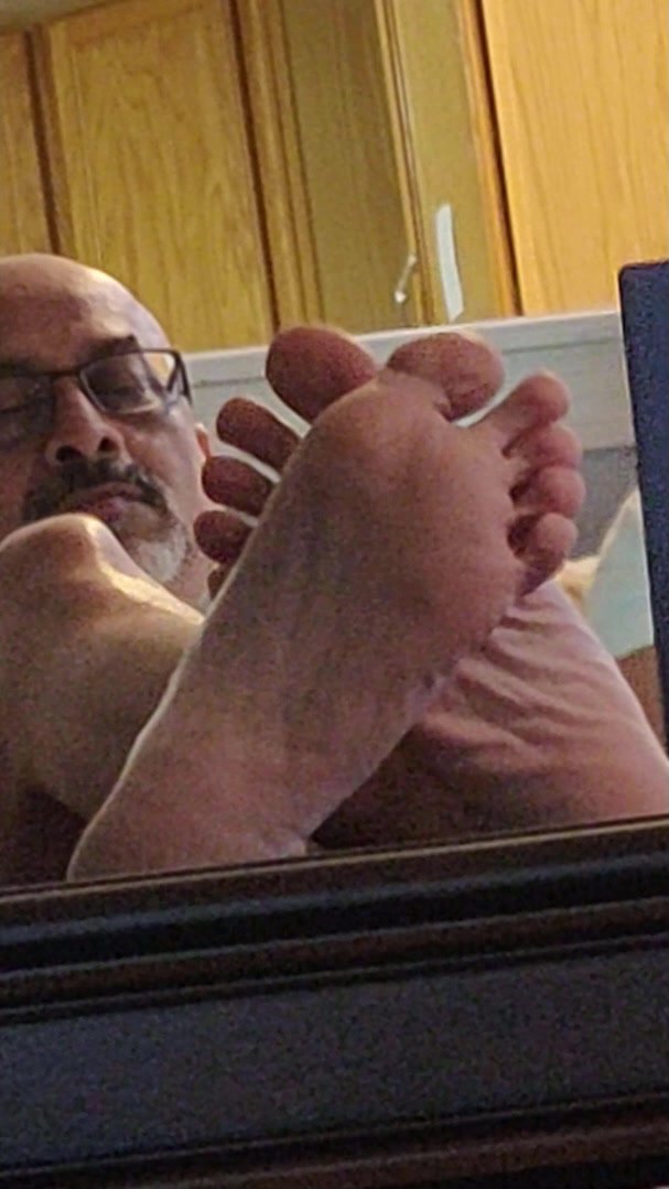 Big Mature Feet Porn - Mature Daddy's Big Feet - ThisVid.com