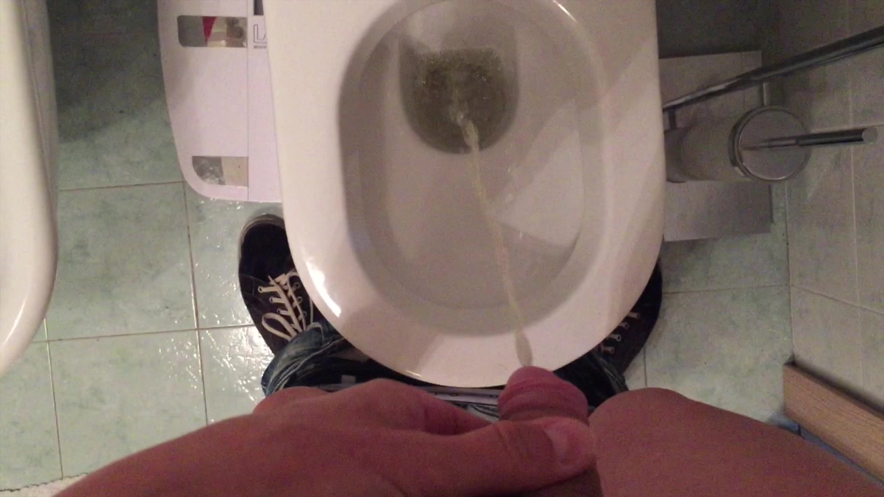 Me pissing - video 2