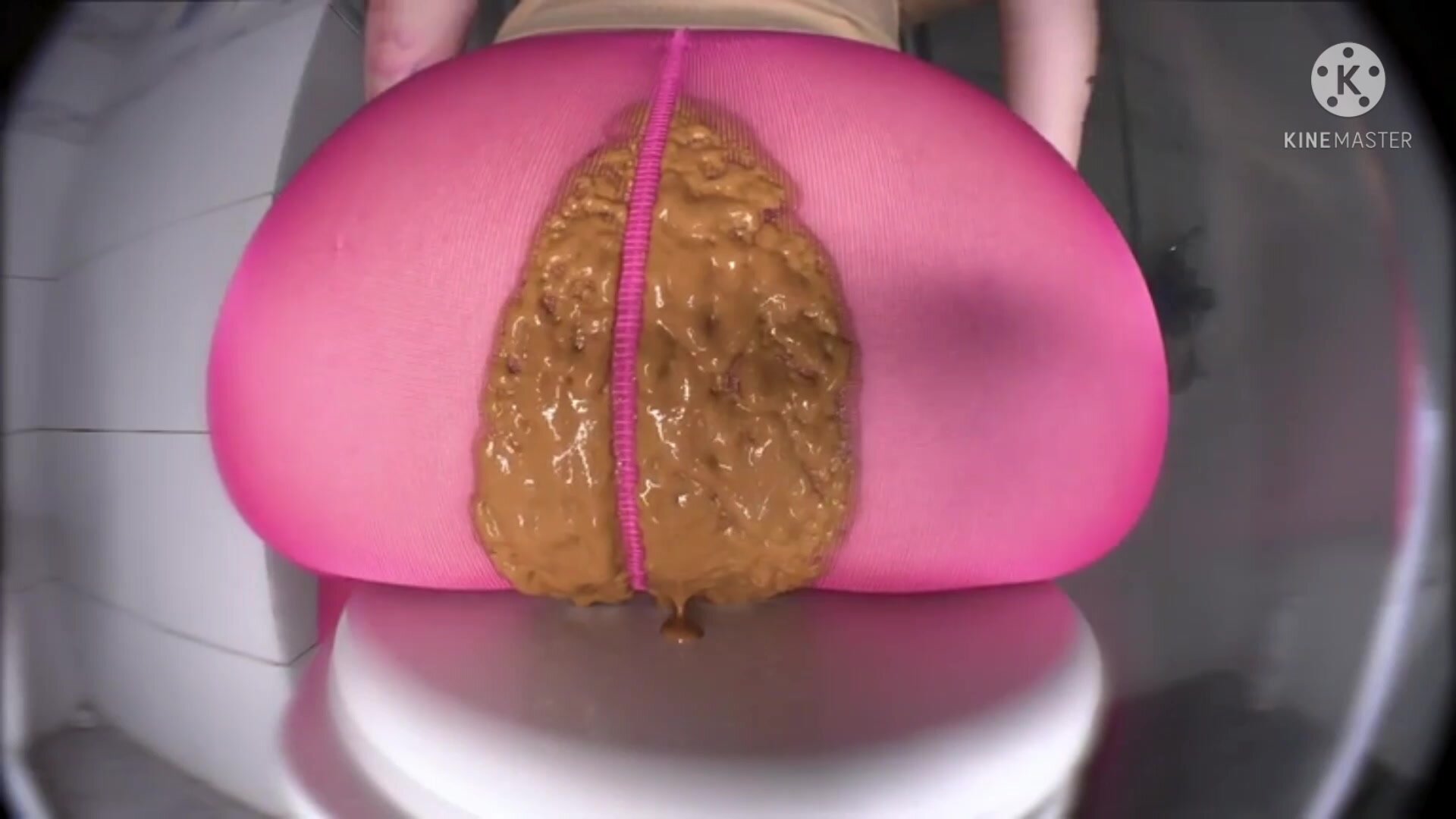 Big Ass Girls - Huge ass girl has diarrhea in her pink leggings - ThisVid.com