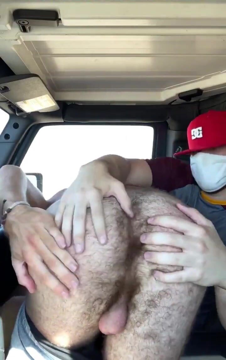 Twinks have bb sex in their car - ThisVid.com em inglês